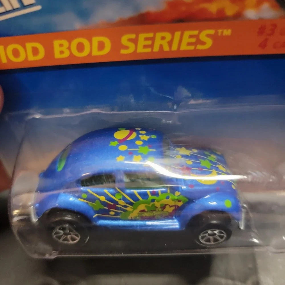 Hot Wheels Mattel Mod Bod Series 1995 # 398 Volkswagon VW Bug 3 of 4 Blue